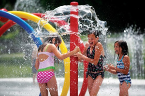 At almost every Scottsdale shopping center, there are splash pads for the kids to play in.