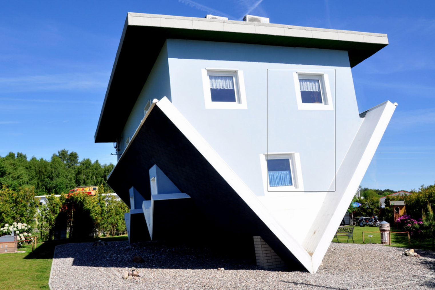 Down home. Перевернутый дом в Абрау-Дюрсо. Upside down House, Trassenheide, Germany. Дом вверх дном, Трассенхайде, Германия. Дом Хаус Хаус даун Хаус.