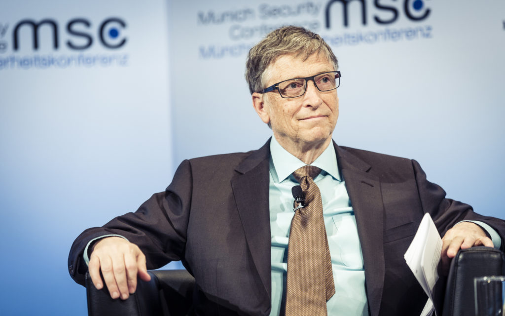Dono do grupo de luxo LVMH desbanca Bill Gates e se torna segundo